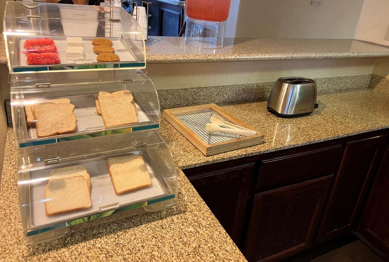 Americas Best Value Inn Pharr/Mcallen Extérieur photo