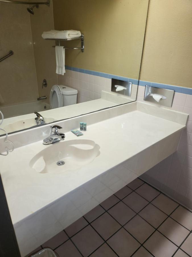 Americas Best Value Inn Pharr/Mcallen Extérieur photo